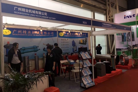 Construction machinery hydraulic cylinder installation attention requirements and structure compound
